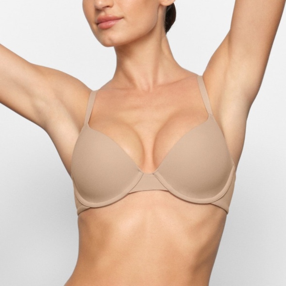 NEW Skims Fits Everybody T-Shirt Bra Mica NWT